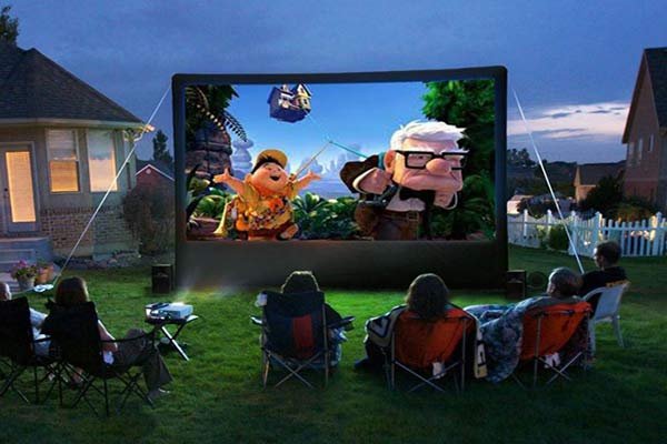 مزایای ویدئو پروژکتور outdoor-projector-3-compressor