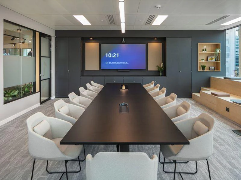 طراحی خلاقانه و مدرن اتاق کنفرانس