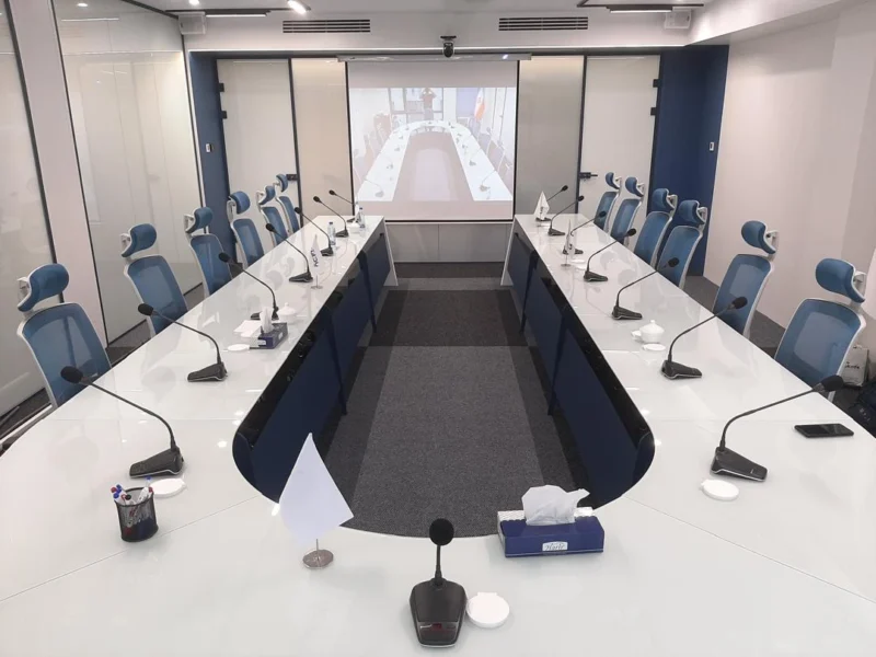 تجهیز سالن جلسات تخصصی هلدینگ سرمایه‌گذاری نفت و گاز