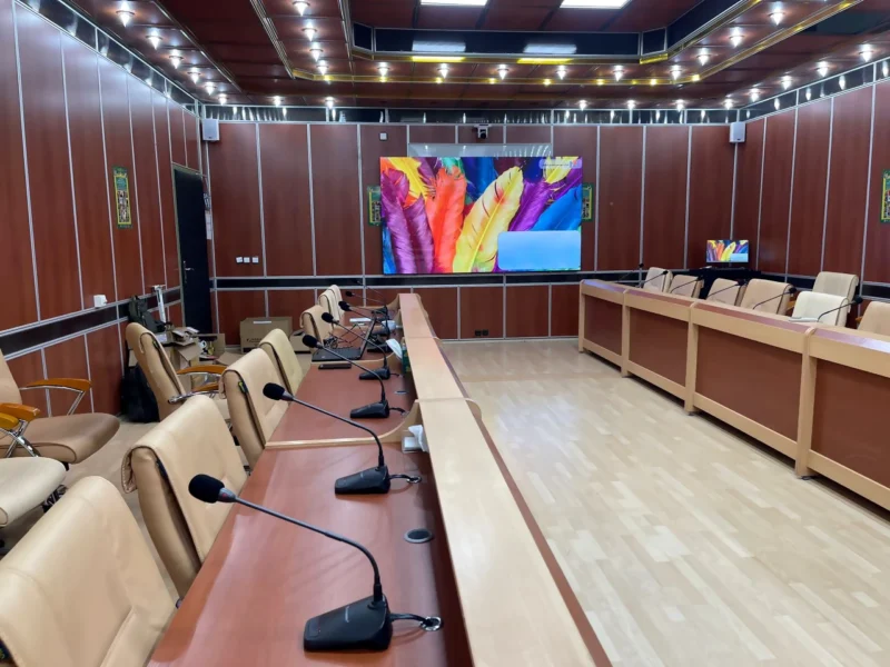 نوسازی و تجهیز سالن کنفرانس اصلی یک نهاد در استان ایلام
