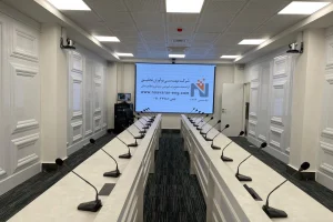 تجهیز کامل سالن کنفرانس یک مجتمع پتروشیمی در منطقه ویژه انرژی