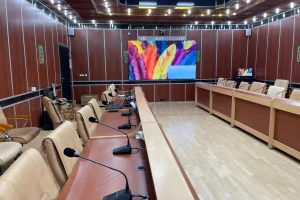 نوسازی و تجهیز سالن کنفرانس اصلی یک نهاد در استان ایلام